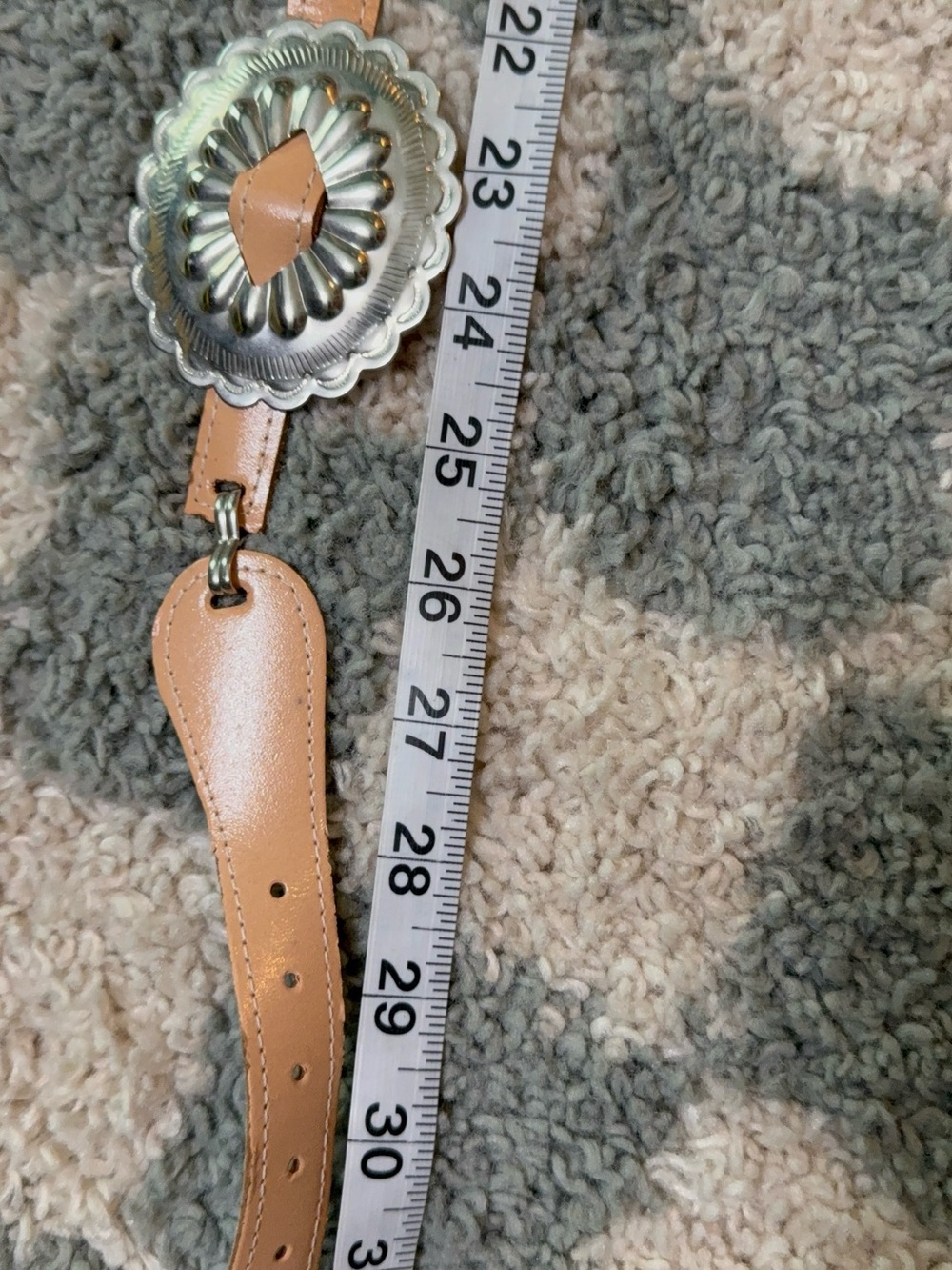 Vintage Tan faux Leather silver tone Conchos thin western cowgirl Belt retro - Picture 8 of 8